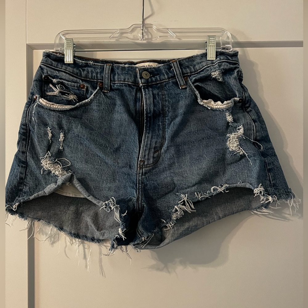 Abercrombie - The Mom Short High Rise Curve Love